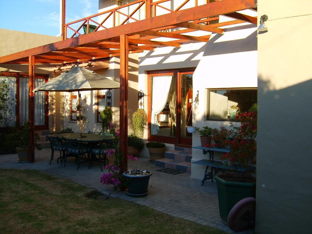 Sir Lambert'S Guesthouse Lambertʼs Bay Eksteriør billede